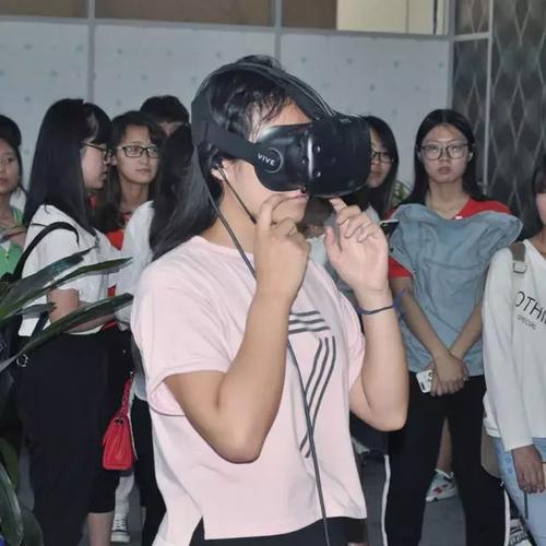 我想问下,华水的同学都是这么脑洞大开,文采斐然,出口成章吗?